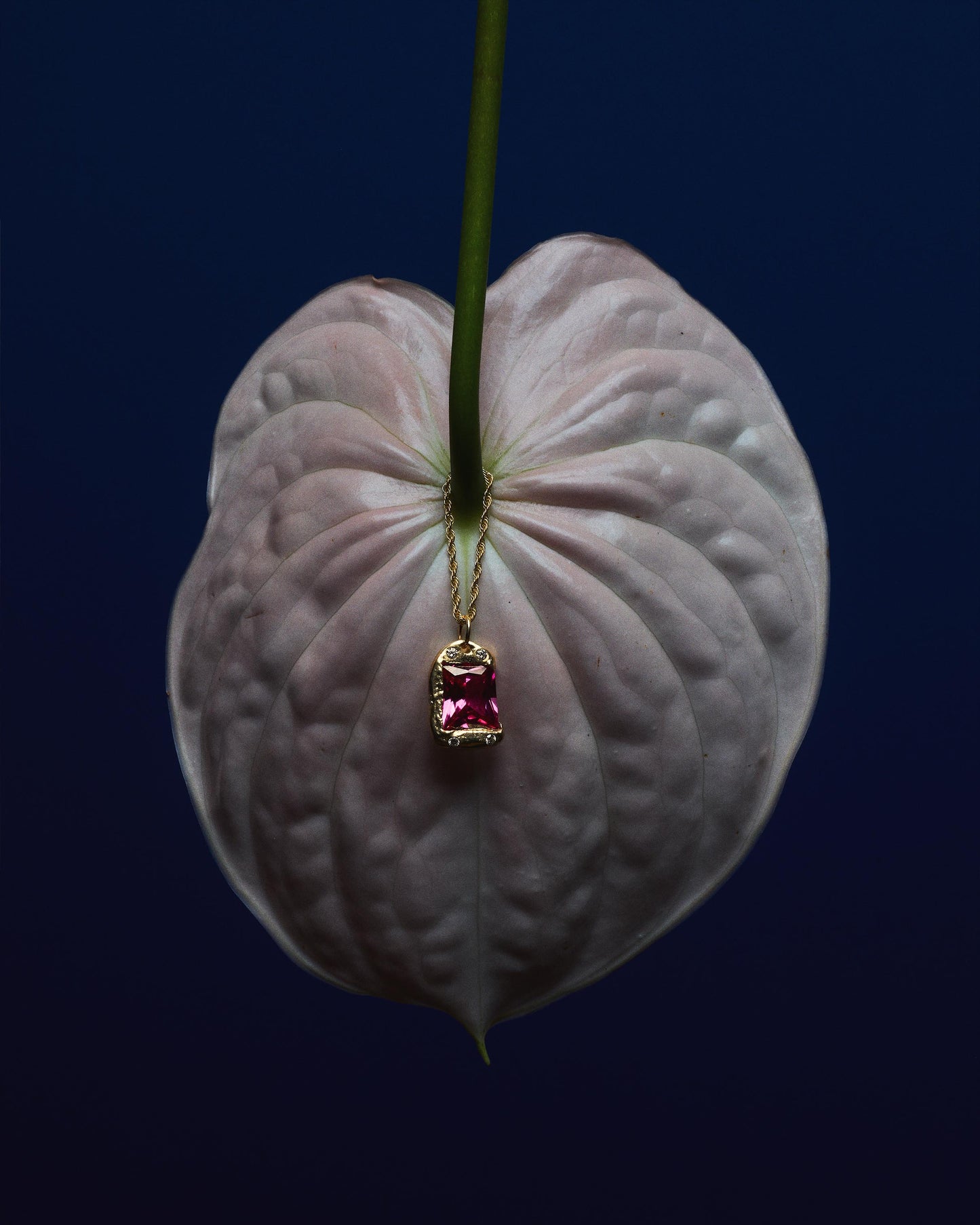 The Rose Pendant - Skydiamond - Gold - Pink